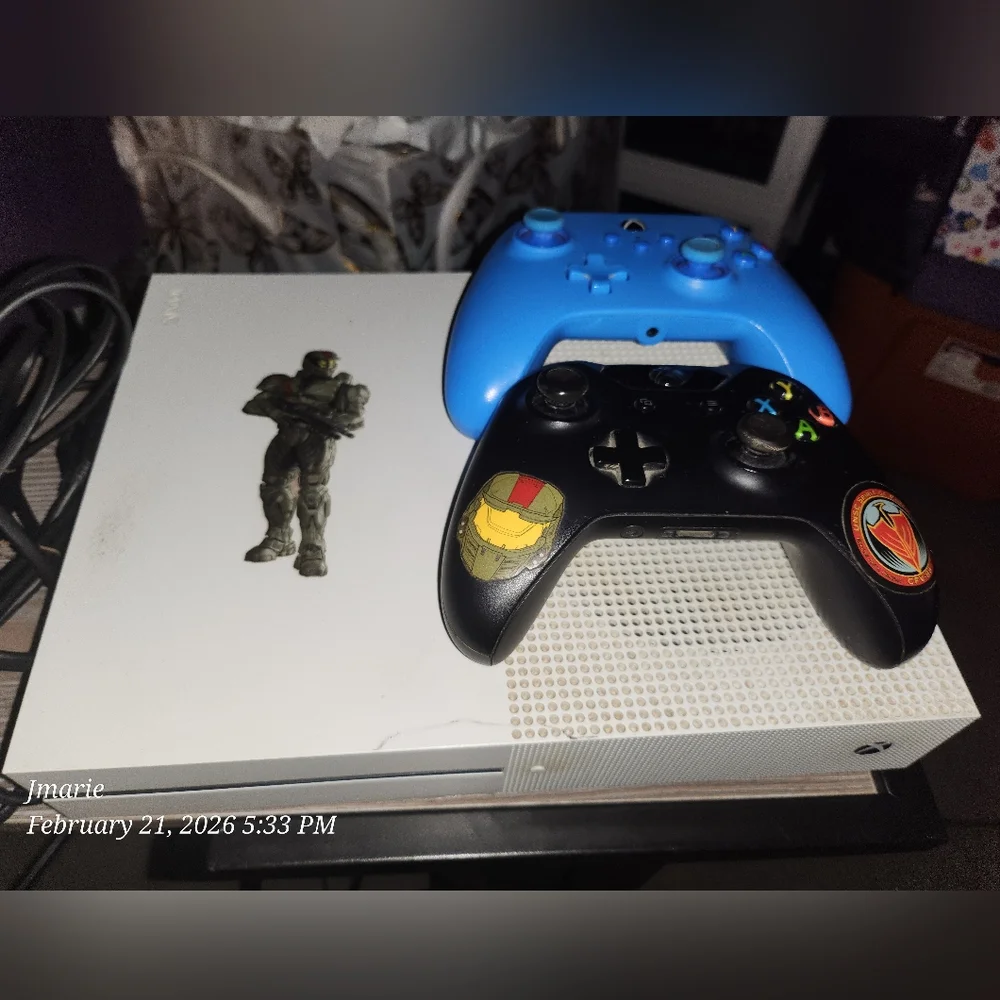 Microsoft Xbox One S 500GB White Console Bundle with 2 Controllers